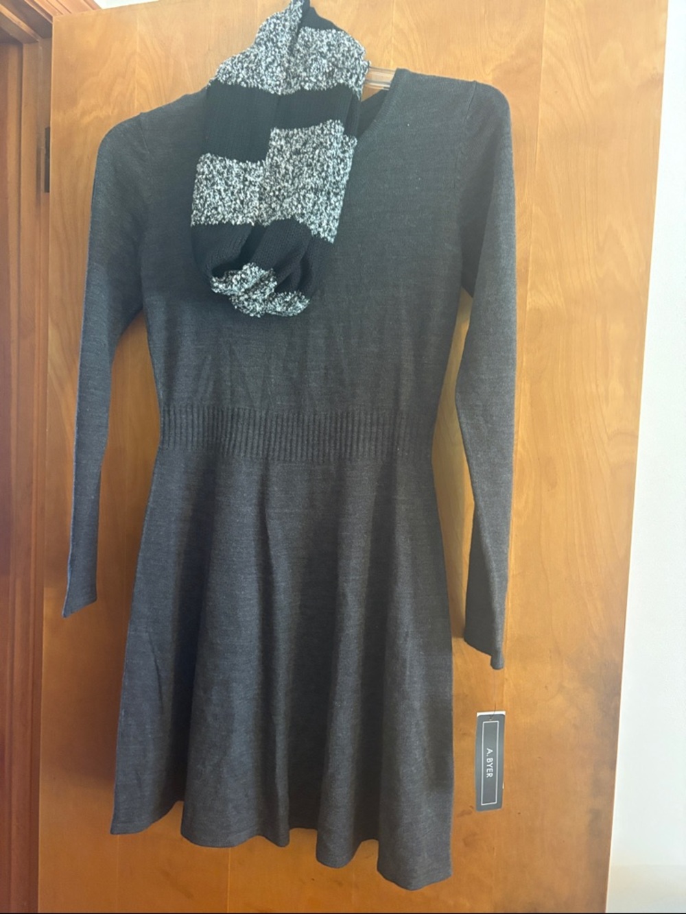 Young Women Charcoal Knit Long-Sleeve Dress with Scarf